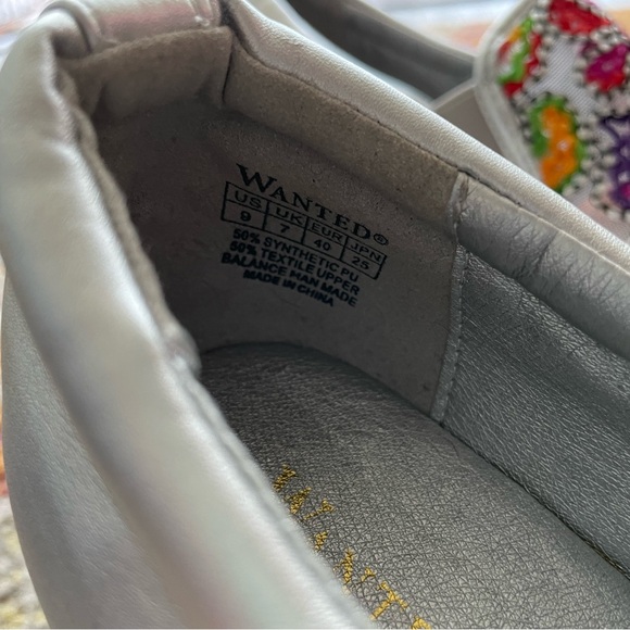 Women’s size 9 Wanted wedge sneakers w/ gorgeous colorful stitching design - Picture 3 of 9